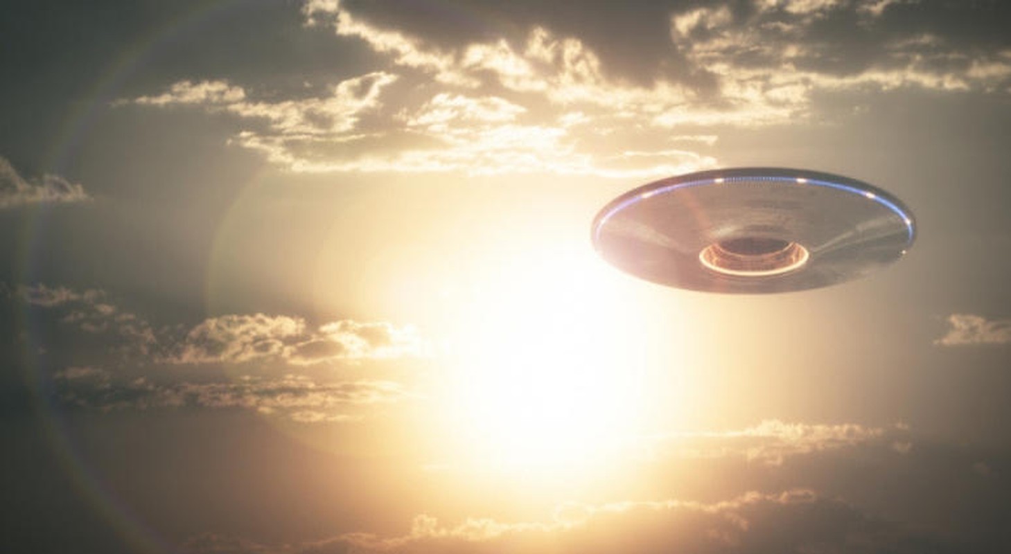 View - 	Tiết lộ gây tò mò về UFO của cựu cảnh sát Anh