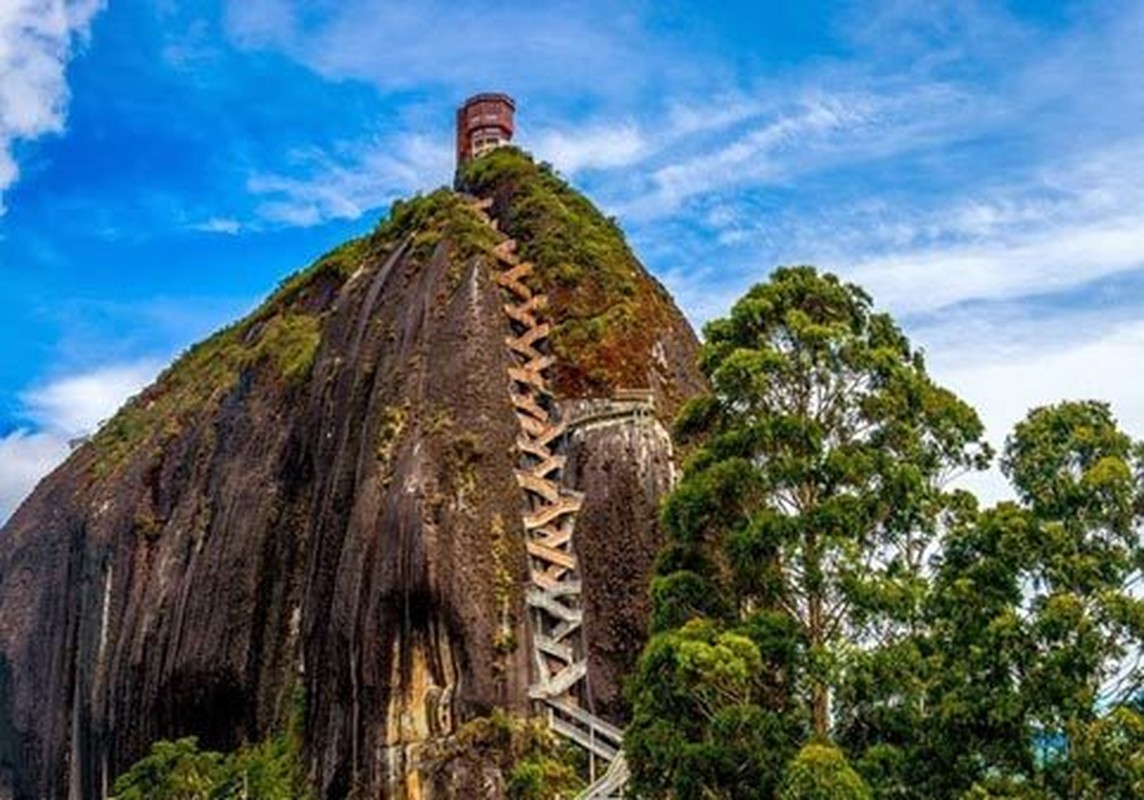 Kham pha bat ngo ve tang da co nang khoang 10 tan-Hinh-2