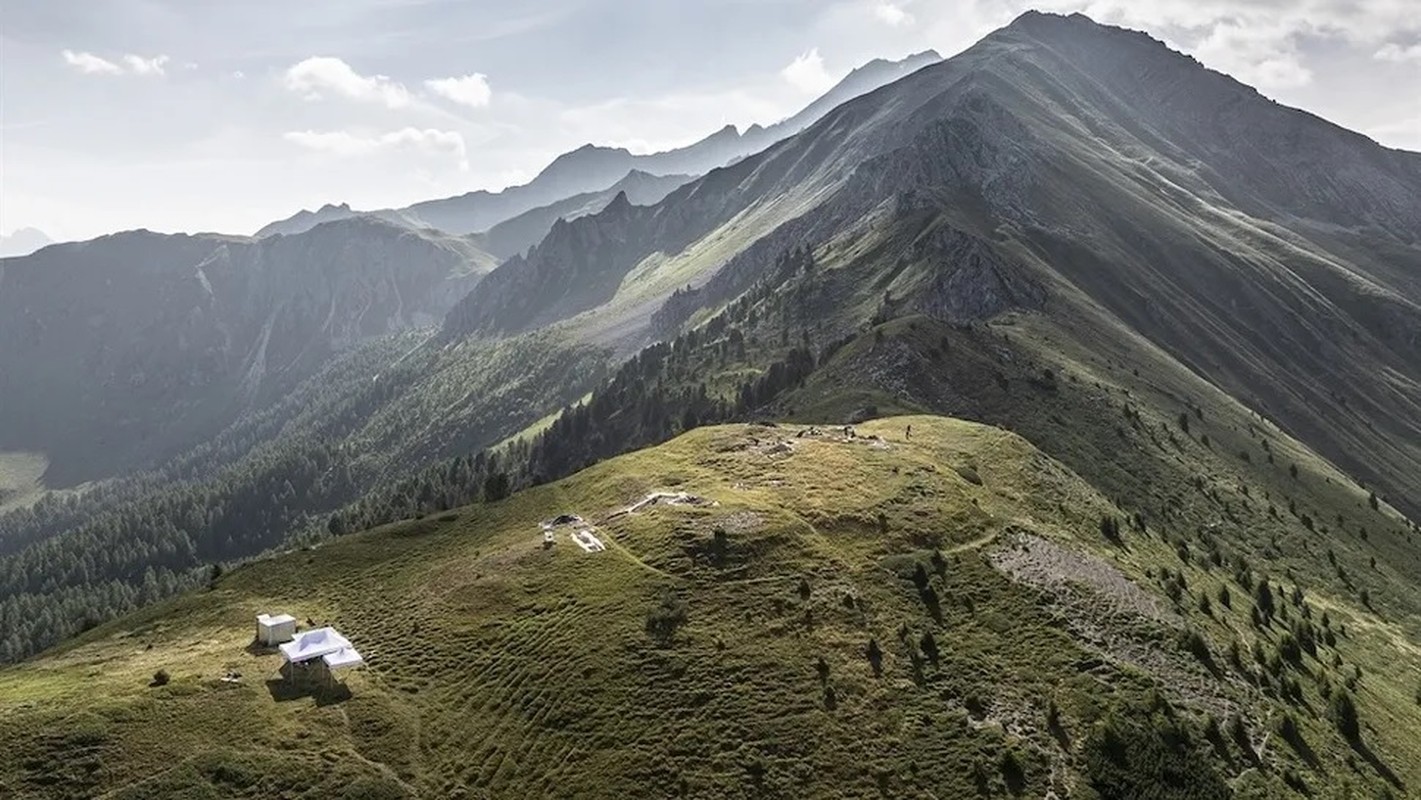 View - 	Khám phá trại lính La Mã 2000 tuổi náu mình trong dãy Alps