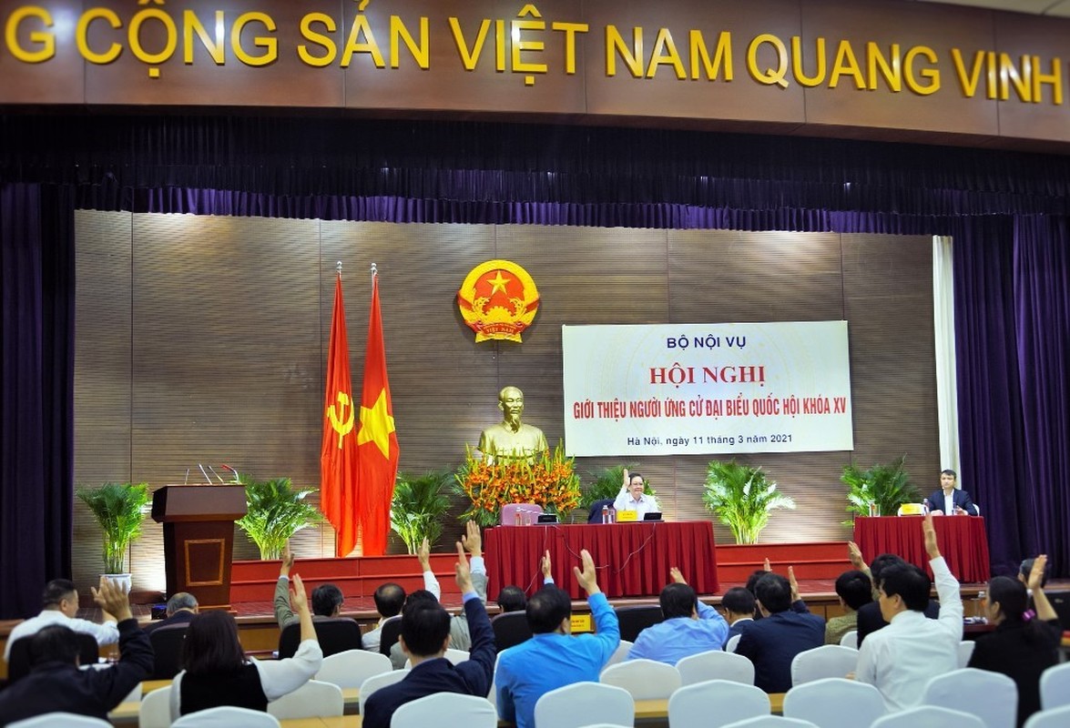 Nu Thu truong Bo Noi vu duoc gioi thieu ung cu Dai bieu Quoc hoi