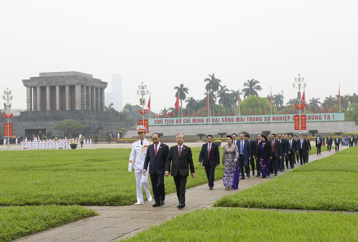 Lanh dao Dang, Nha nuoc va dai bieu Quoc hoi vao Lang vieng Chu tich Ho Chi Minh-Hinh-3