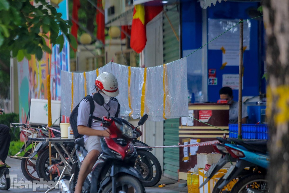 Ha Noi thoi “giang day”, duong pho vang bong nguoi-Hinh-14