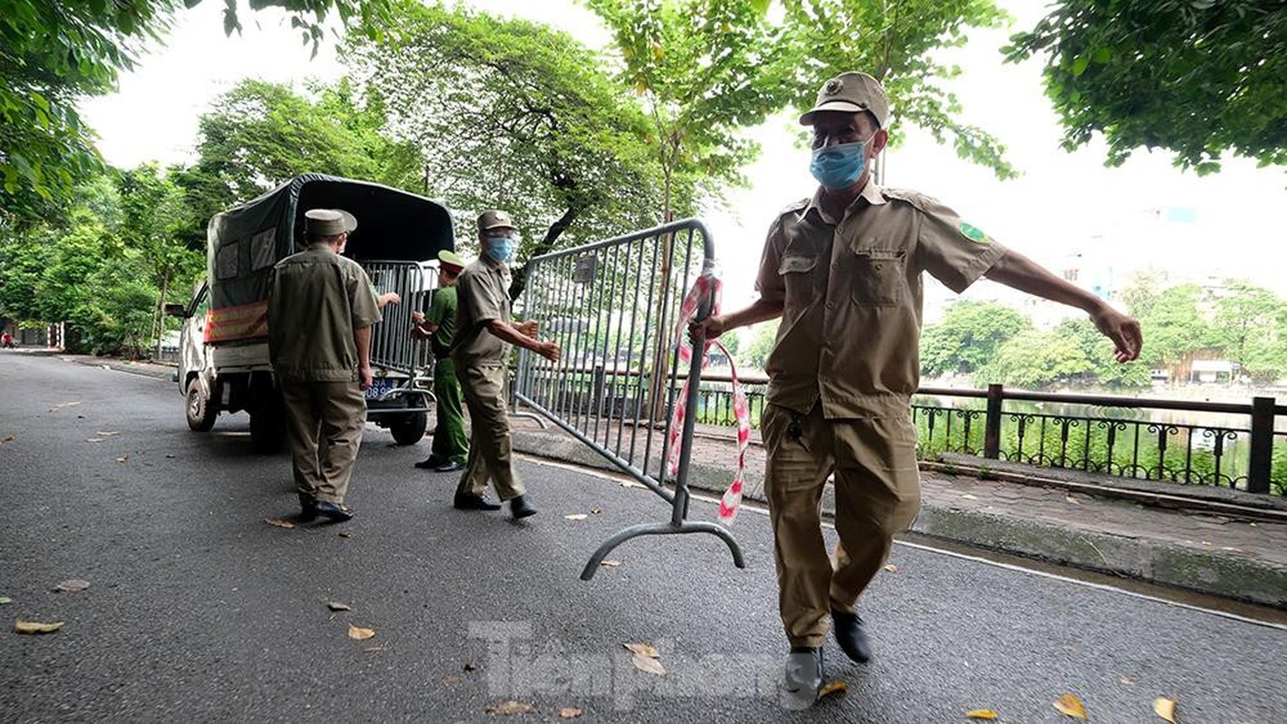 Ha Noi: Quan Dong Da lap 'mat than' kiem soat COVID-19-Hinh-10