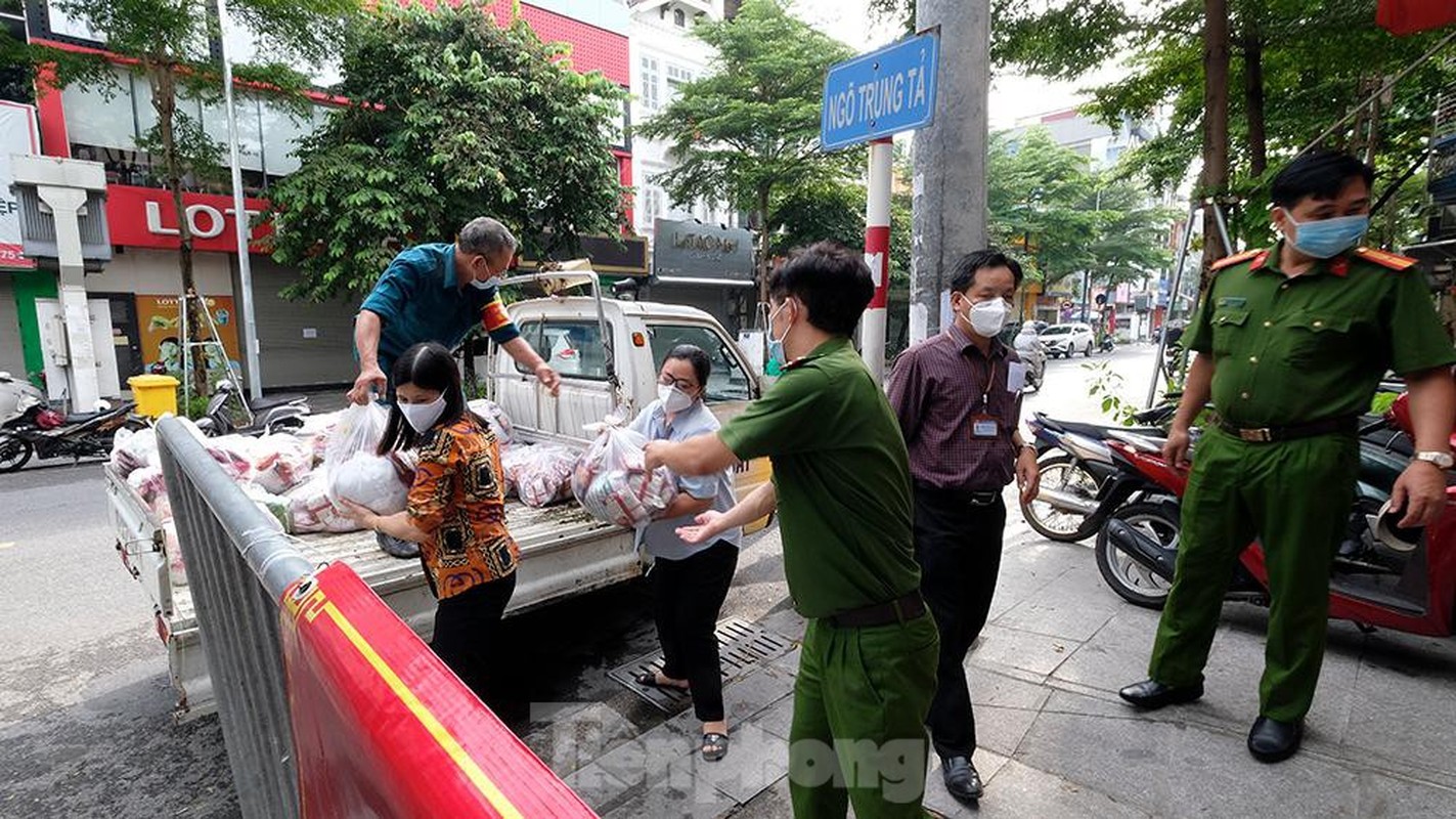 Ha Noi: Quan Dong Da lap 'mat than' kiem soat COVID-19-Hinh-2