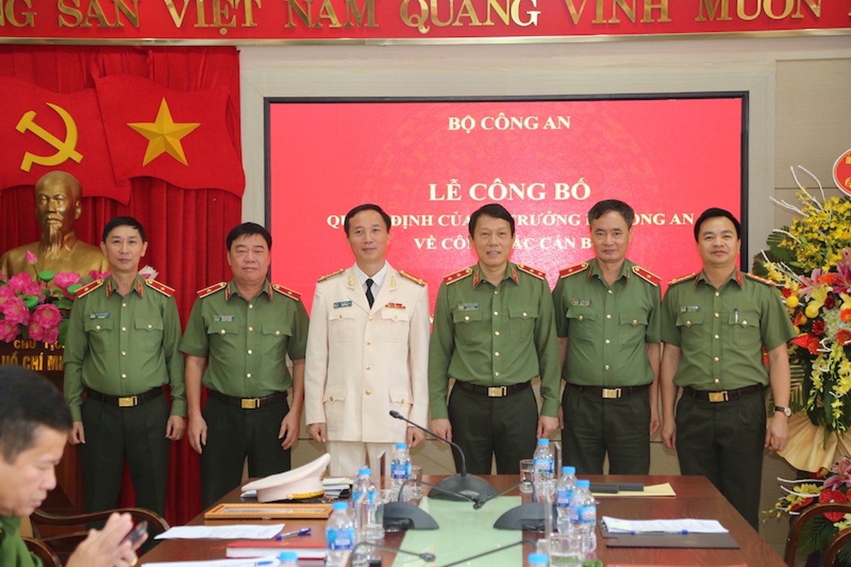 Bo Cong an co tan Cuc truong Cuc An ninh dieu tra-Hinh-2