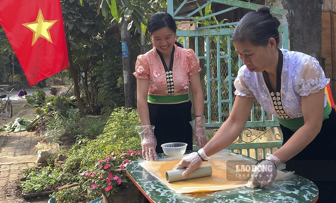 Banh Khau Xen - dac san cua dan toc Thai o Dien Bien