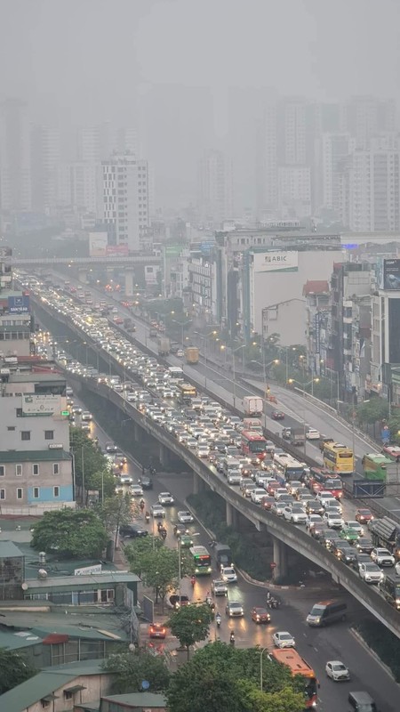 Ha Noi: Sang som vanh dai 3 un u, nguoi dan sot ruot ve que nghi le-Hinh-6