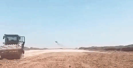 Cuong kich Su-24 Nga bay sat mat dat tai chien truong Kherson