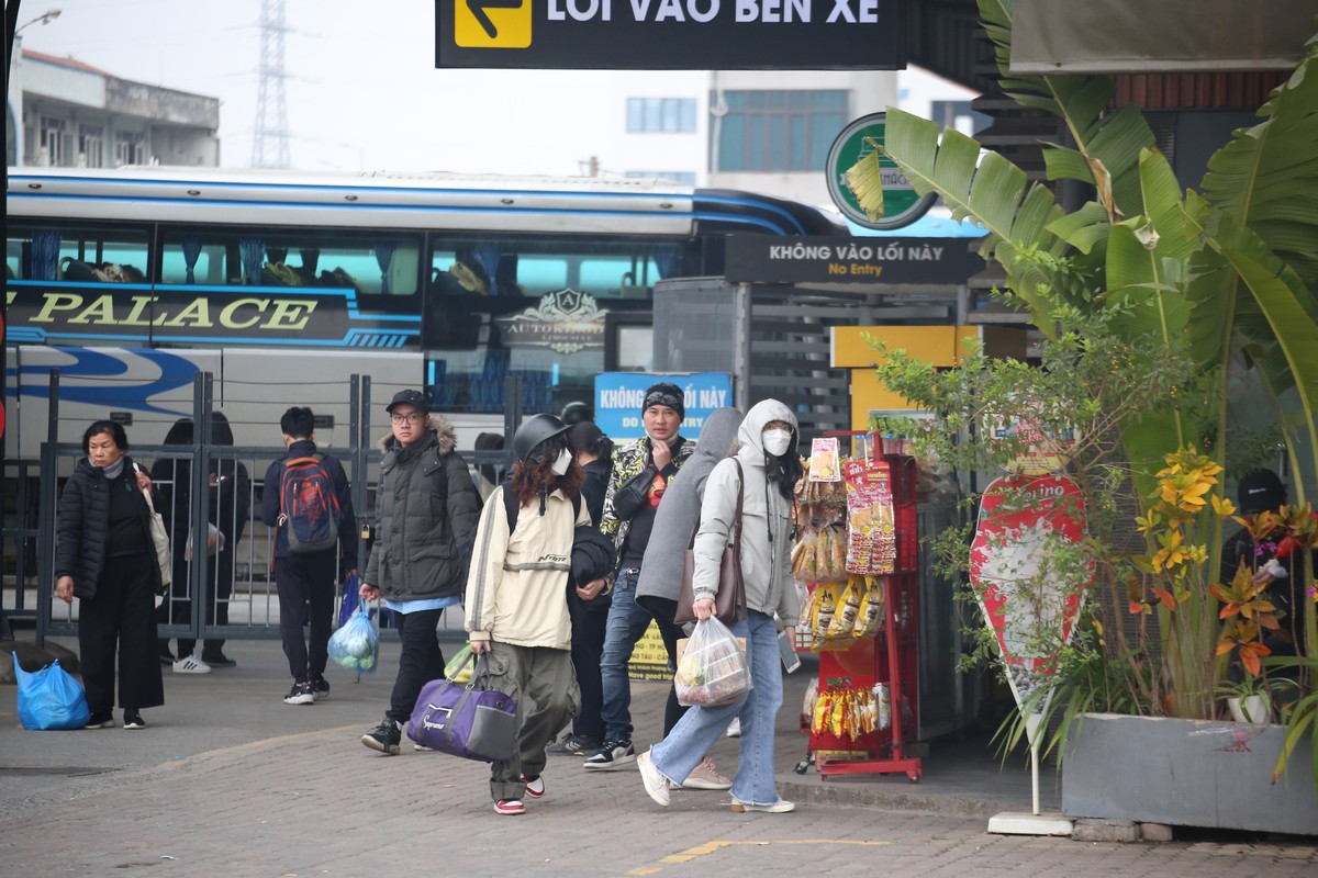 Ngan ngam giao thong Ha Noi un u khi nguoi dan do ve Ha Noi-Hinh-10