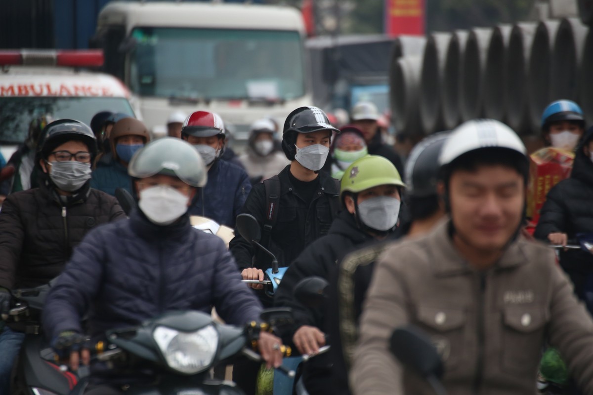 Ngan ngam giao thong Ha Noi un u khi nguoi dan do ve Ha Noi-Hinh-5