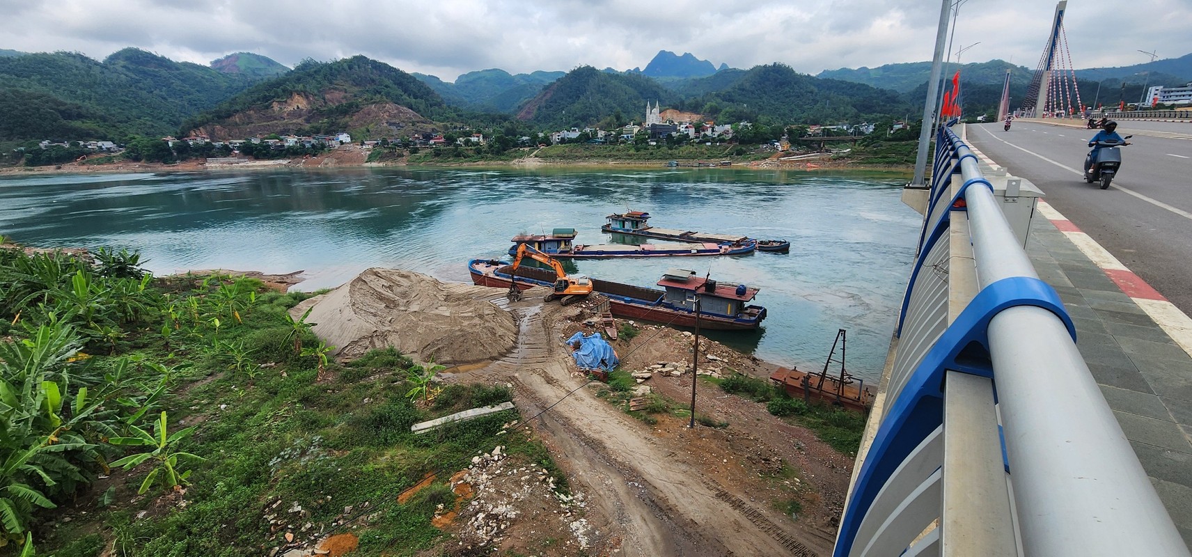 Chan cau Hoa Binh 2 “ngat tho“ boi cac bai tap ket VLXD-Hinh-8