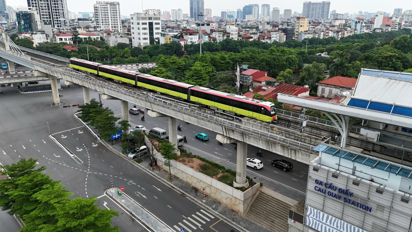 View - 	Người dân hào hứng trải nghiệm đường sắt đô thị Nhổn - Ga Hà Nội