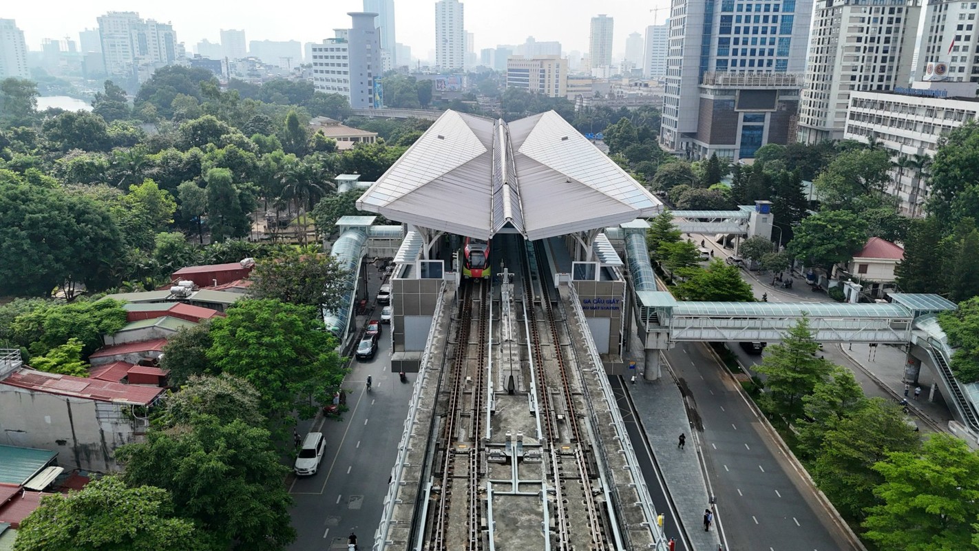 View - 	Người dân hào hứng trải nghiệm đường sắt đô thị Nhổn - Ga Hà Nội