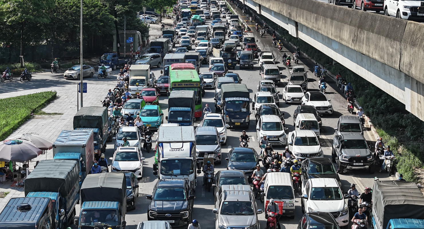 Giao thong Ha Noi “ngat tho” gio tan tam chieu 30/8