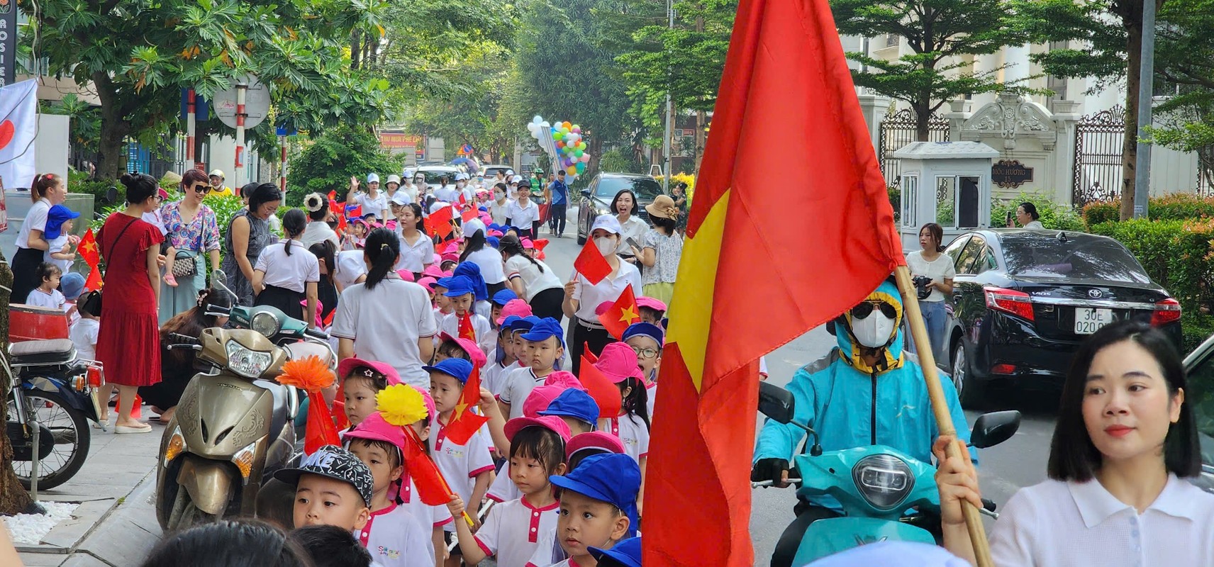 View - 	Những búp măng non hào hứng ngày tựu trường