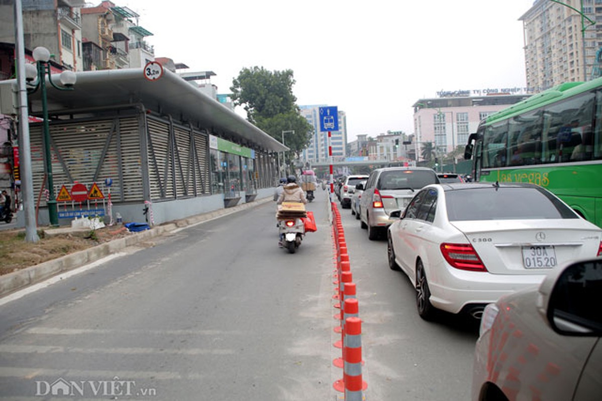 Ke dai phan cach cung, xe may van vo tu lan lan BRT-Hinh-6