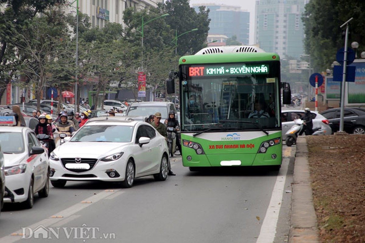 Ke dai phan cach cung, xe may van vo tu lan lan BRT-Hinh-7