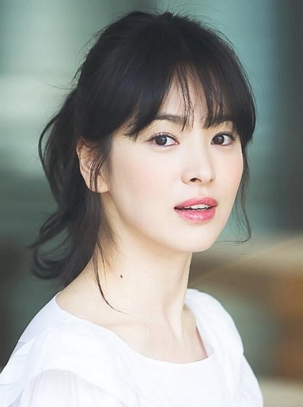 Kieu toc giup Song Hye Kyo tre trung bap chap tuoi tac-Hinh-2