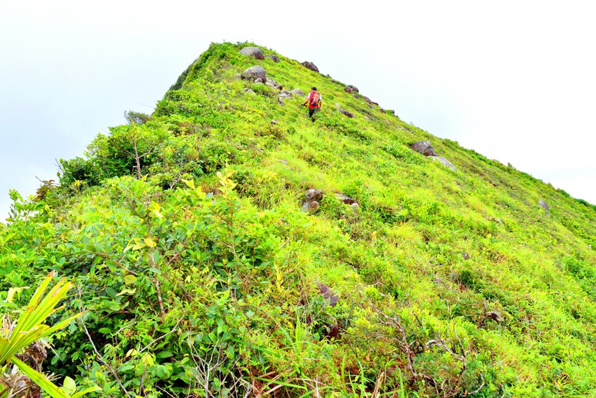 Con Dao dep ruc ro nhin tu dinh “kim tu thap”-Hinh-9