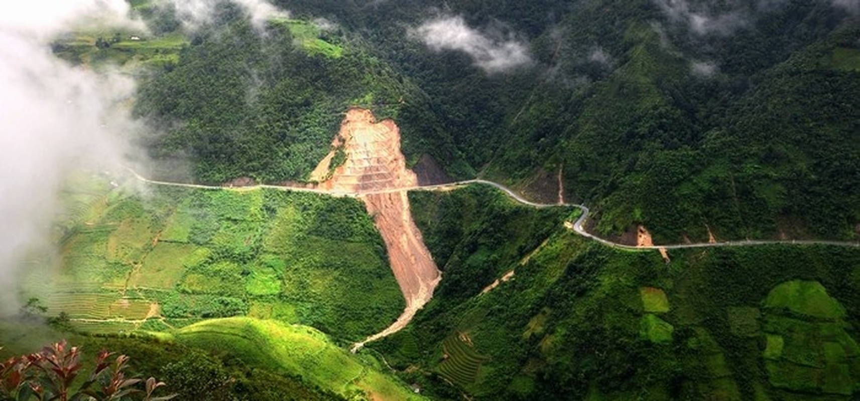 Rung minh cung deo Khau Pha quanh co, doc dung nhat Viet Nam-Hinh-6