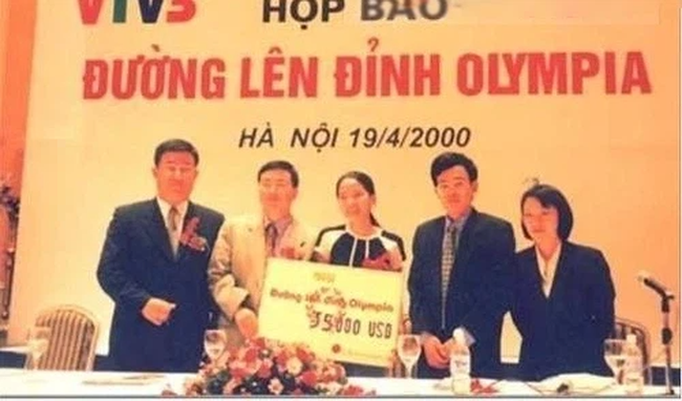 Hai nu quan quan Duong len dinh Olympia mua dau gio the nao?-Hinh-2