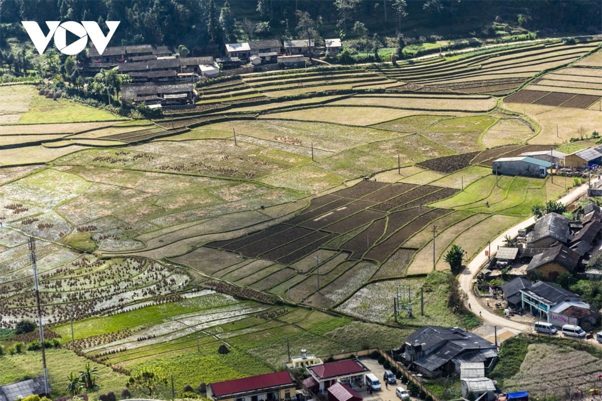 Ve dep cua nhung cung duong deo, doc tren cao nguyen da Ha Giang-Hinh-11