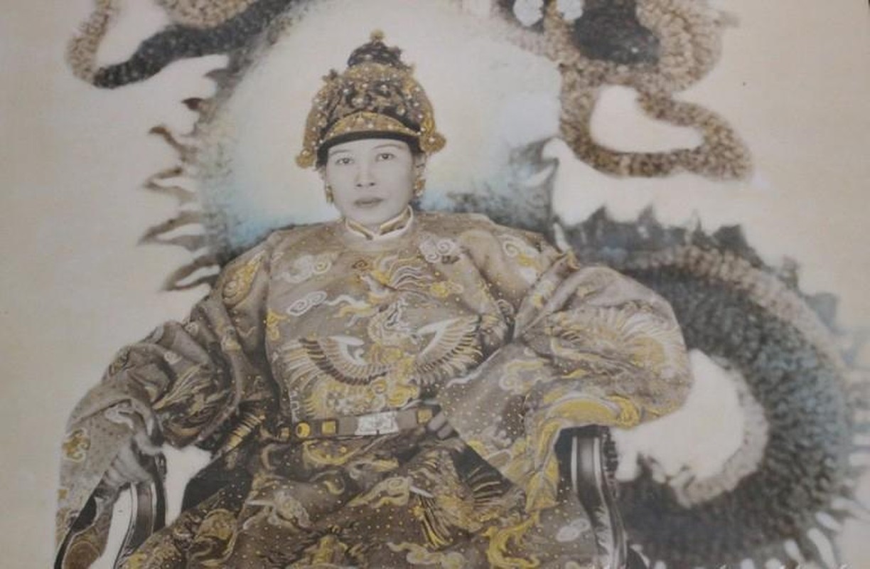Chan dung ba hoang song qua 10 doi vua Trieu Nguyen-Hinh-3