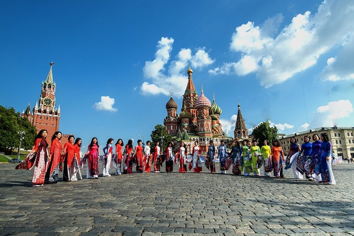 Chiem nguong “Sac mau Viet Nam” cua NTK Minh Hanh trinh dien tai Moskva-Hinh-4