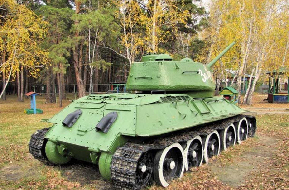 Купить танк в омске. Танк т34. Т 34 85. Танк т34 настоящий танк. Настоящий танк т 34.