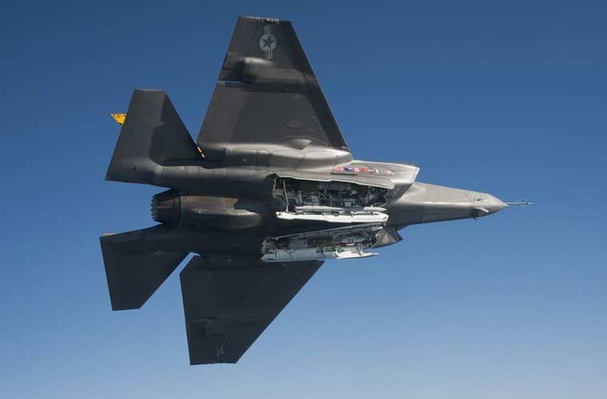 Chung kien kho vu khi cua tiem kich tang hinh F-35-Hinh-7