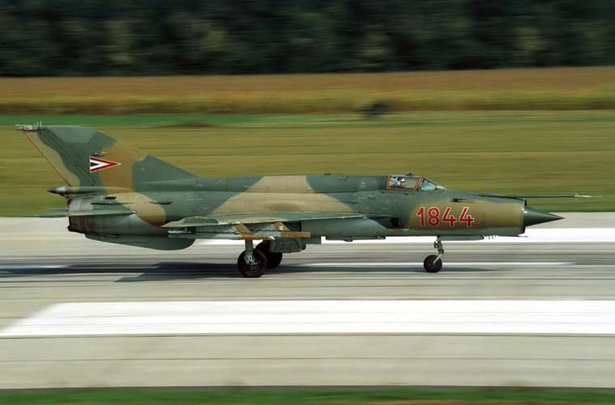 La lam tiem kich MiG-21 trong lot chien dau co My-Hinh-4