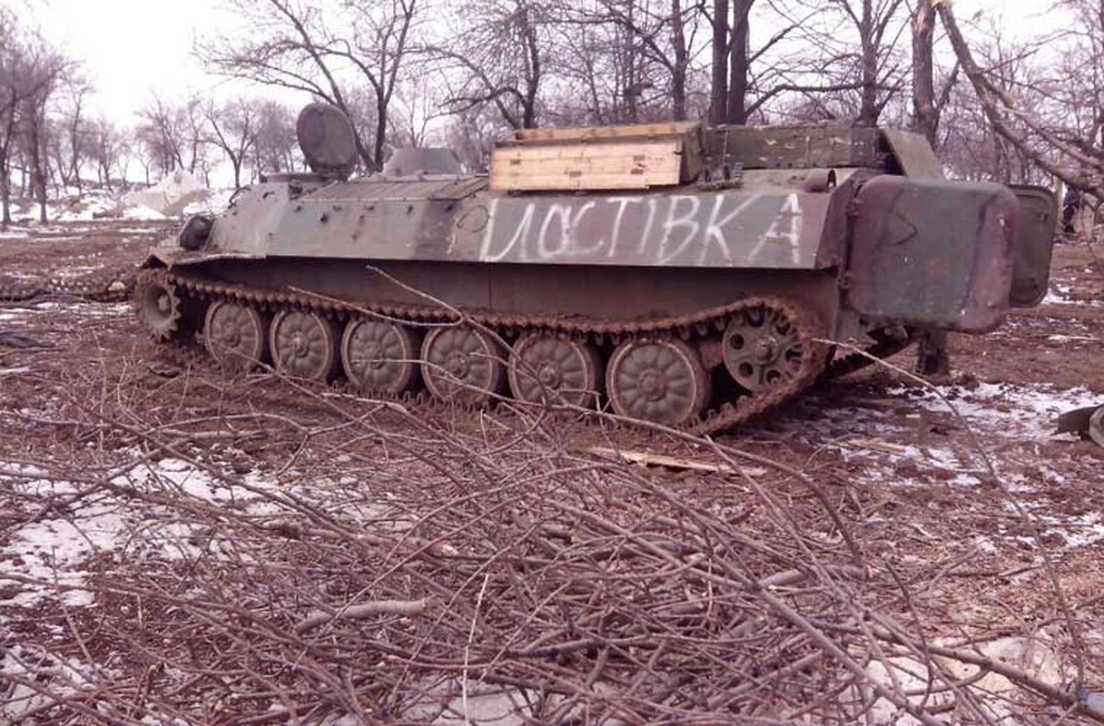 Tang thuong xe tang – thiet giap Ukraine o Debaltsevo-Hinh-14