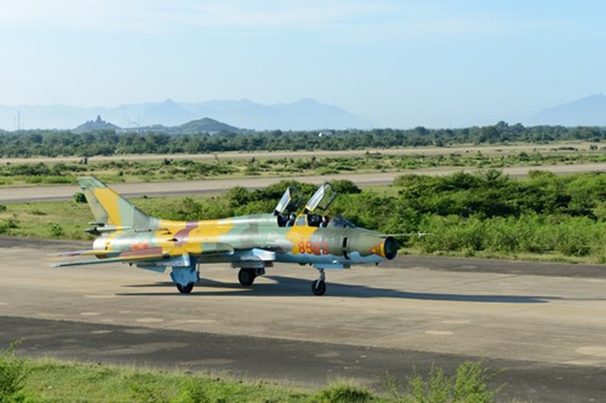 Chung kien may bay Su-22M4 cua Trung doan 937 cat canh-Hinh-11