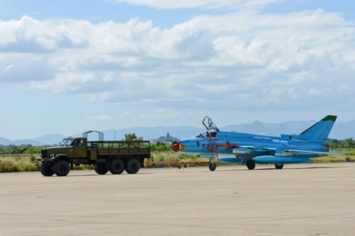 Chung kien may bay Su-22M4 cua Trung doan 937 cat canh-Hinh-14