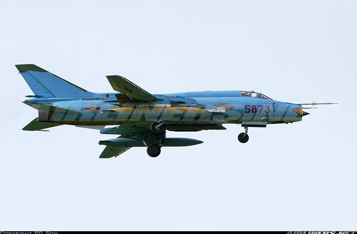 Tim hieu bien the may bay Su-22 Viet Nam dung-Hinh-10