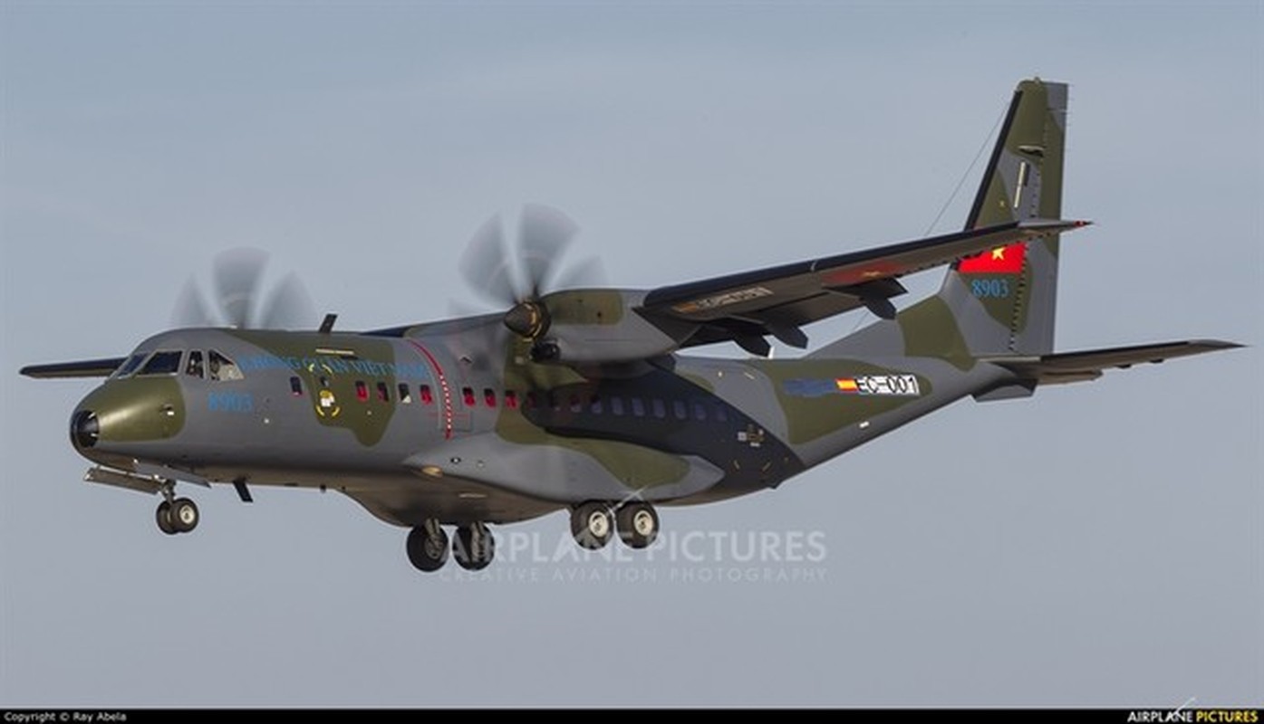 Tan mat van tai co C-295M thu 3 danh cho Viet Nam-Hinh-2