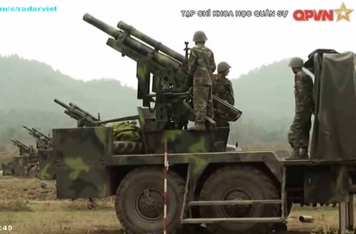 Chiem nguong dan phao tu hanh 105mm Viet Nam tu che