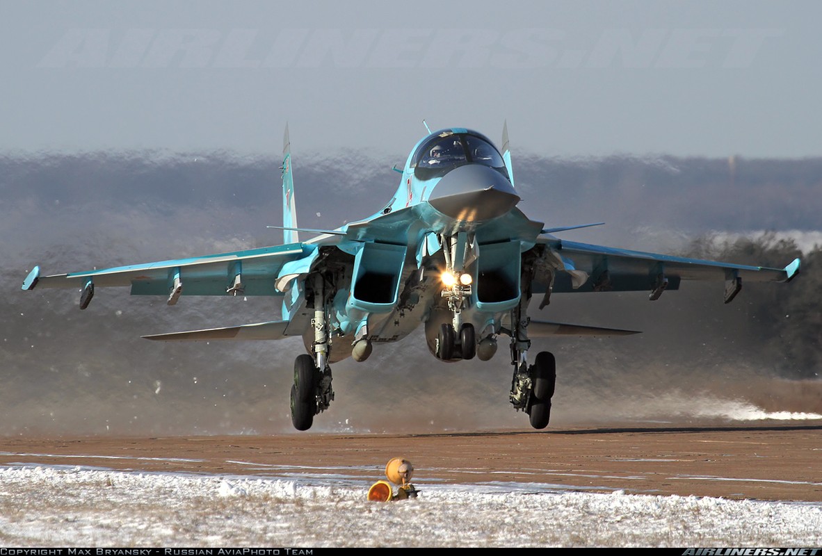 Lo anh hien truong sieu cuong kich Su-34 Nga “chong vo”-Hinh-4