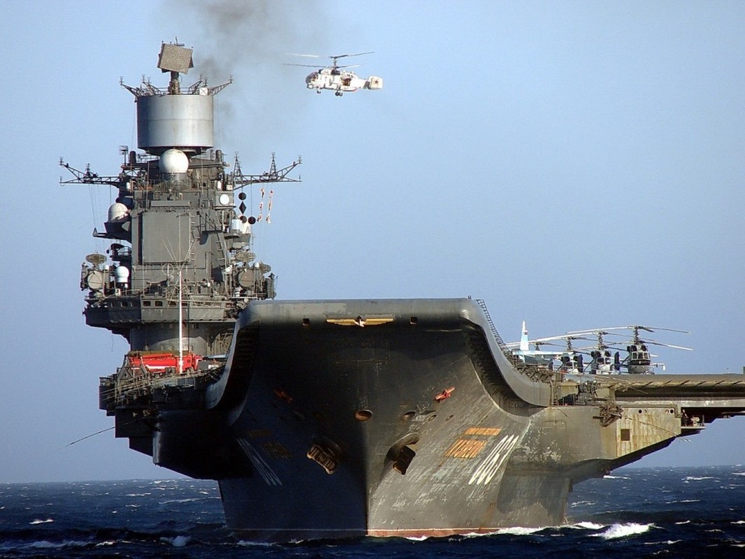 Lo anh tau san bay Kuznetsov Nga dang nam o-Hinh-6