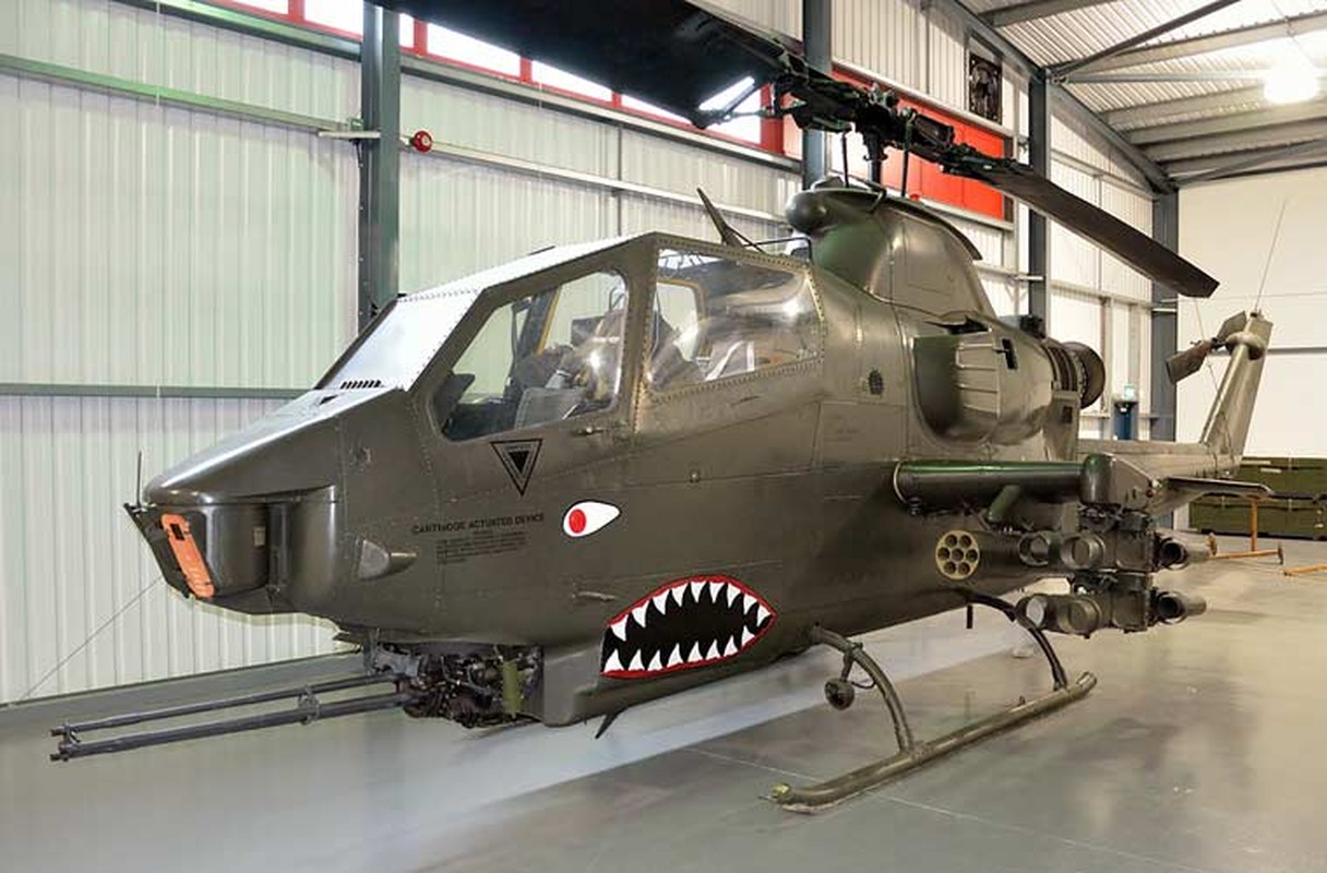 Suc manh truc thang AH-1F sap tham gia danh IS-Hinh-4