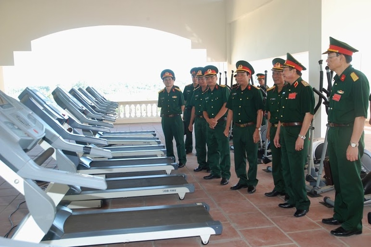 Chiem nguong doanh trai cac trung doan bo binh QDNDVN-Hinh-14