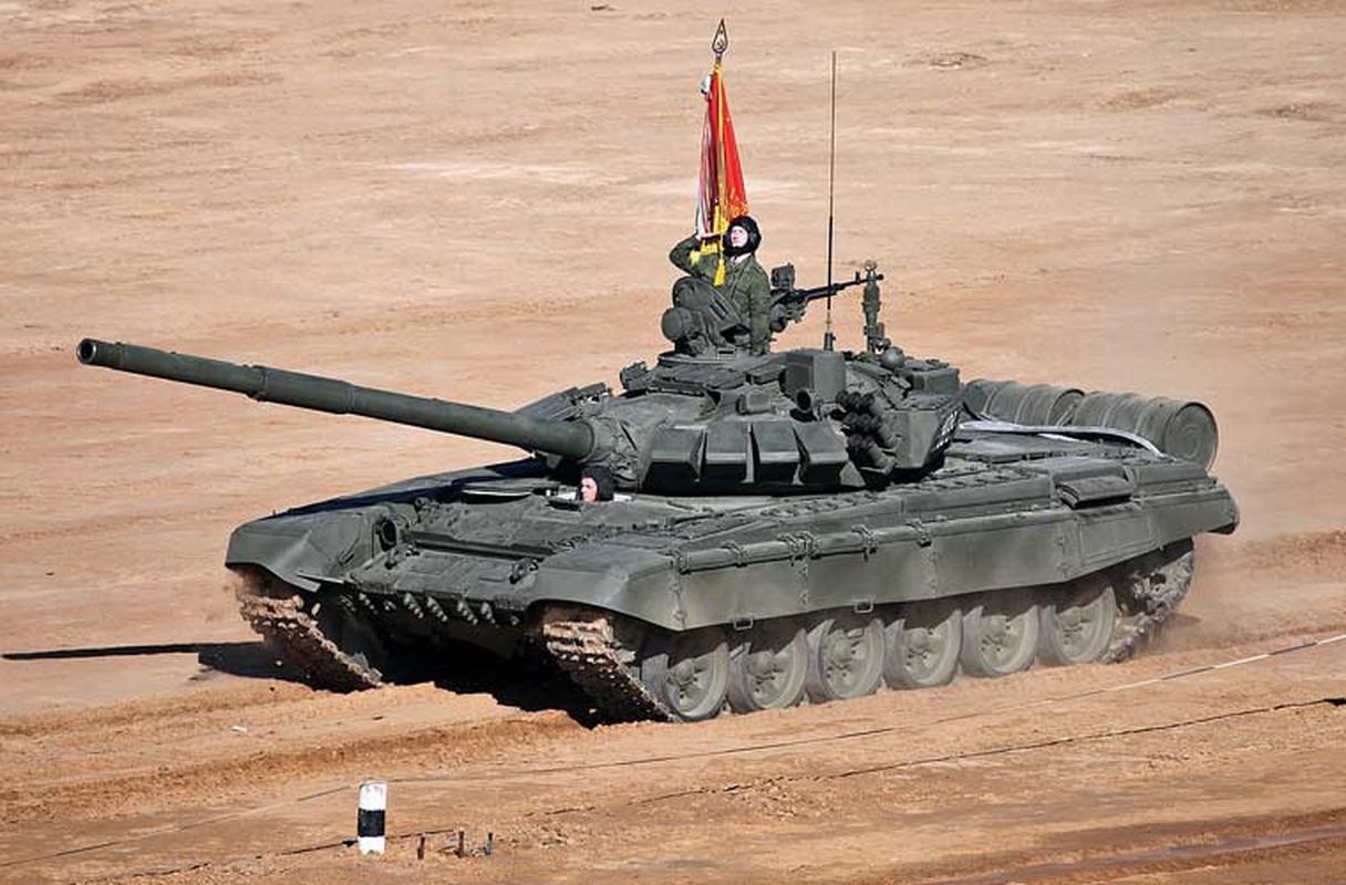 Anh “soc”: Huc tuong, xe tang T-72B3 cua Nga nut toac-Hinh-6