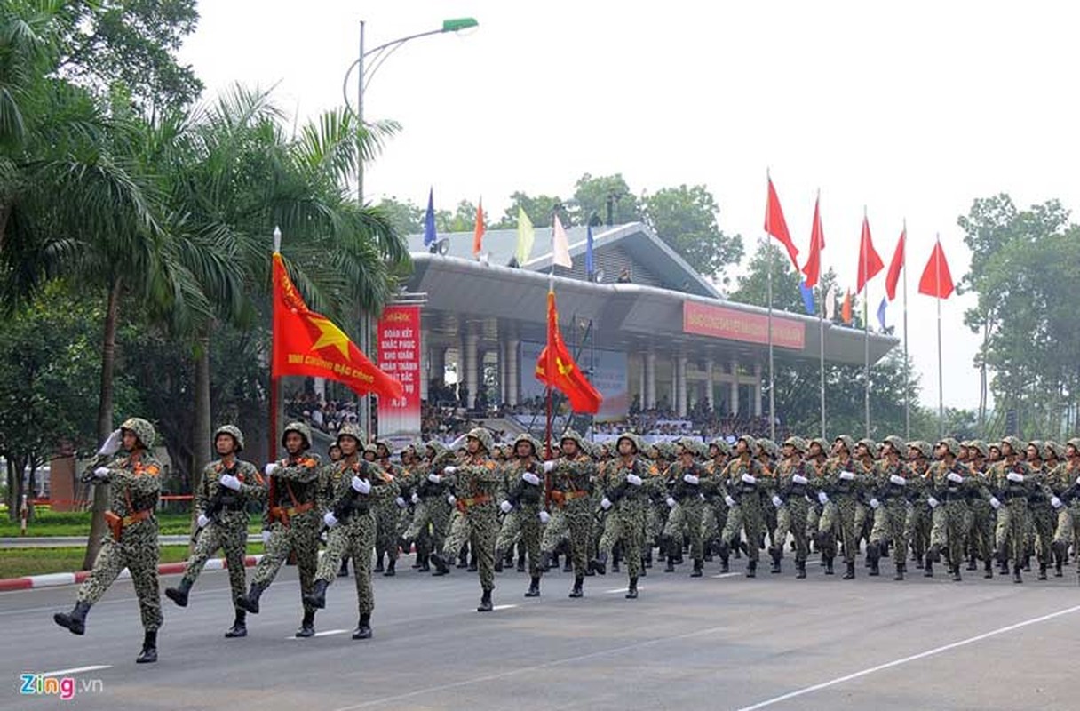 Anh QS an tuong tuan: Luc luong do bo duong khong VN