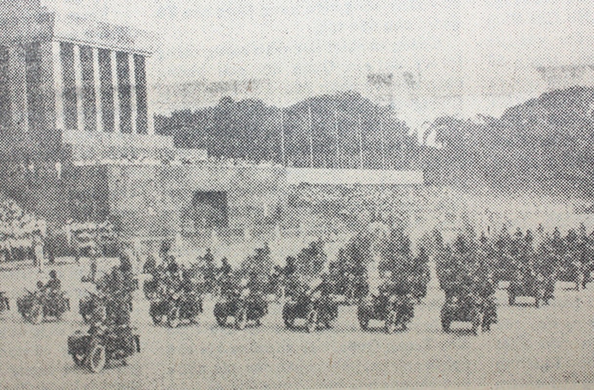 Oai hung QDND Viet Nam duyet binh ngay 2/9/1975-Hinh-6
