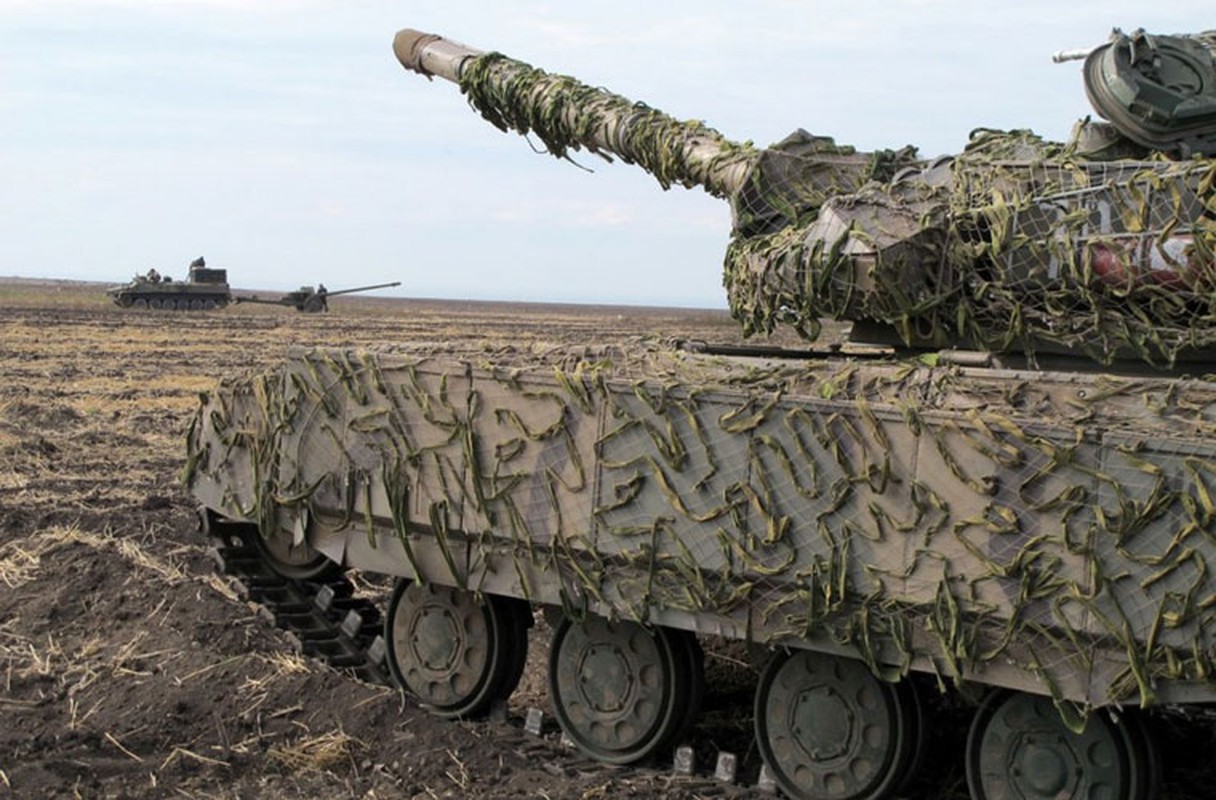 Muc kich xe tang T-64BV cua Ukraine dan hang na phao-Hinh-2
