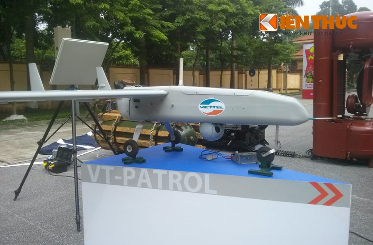 Nhin gan UAV trinh sat hien dai Viettel che tao