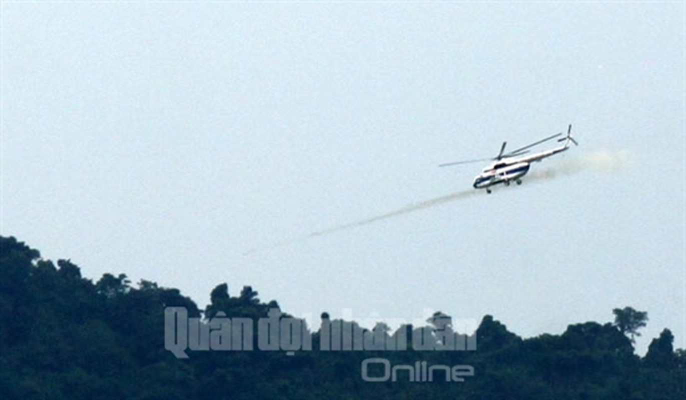 Muc kich truc thang Mi-17 Viet Nam na dan rocket-Hinh-11