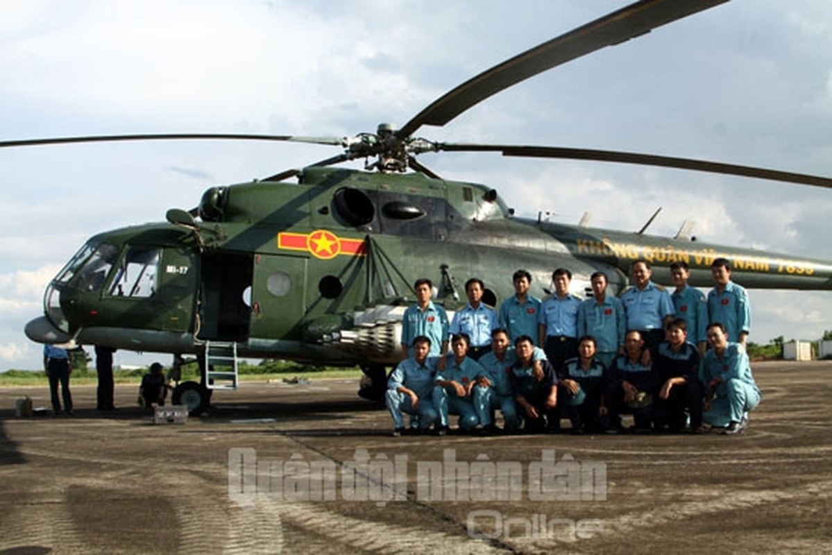 Muc kich truc thang Mi-17 Viet Nam na dan rocket-Hinh-15