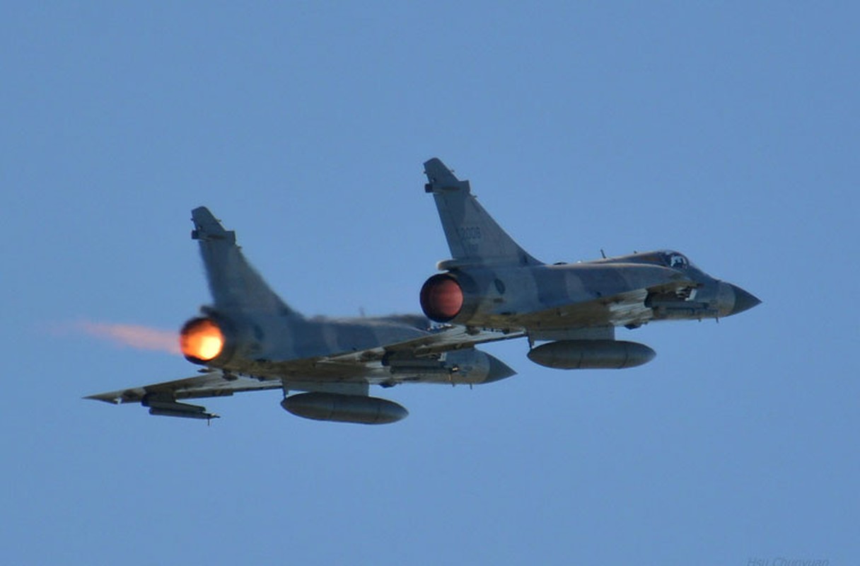 Suc manh dang gom chien dau co Mirage 2000-5 Dai Loan-Hinh-7