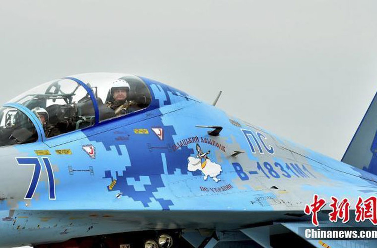 Dieu chua biet chien dau co Su-27 Tong thong Ukraine lai
